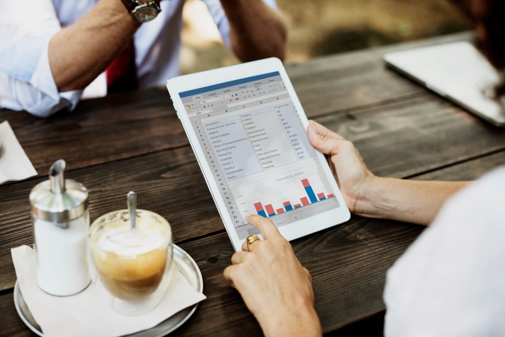 8 Reports Every Restaurant Needs to Measure ROI & Success