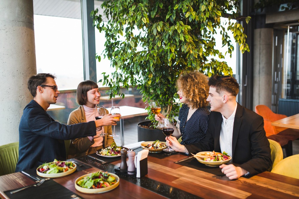 How Do Touchpoints Affect the Restaurant Customer Journey?